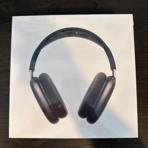 Apple AirPods Pro Max Headphones